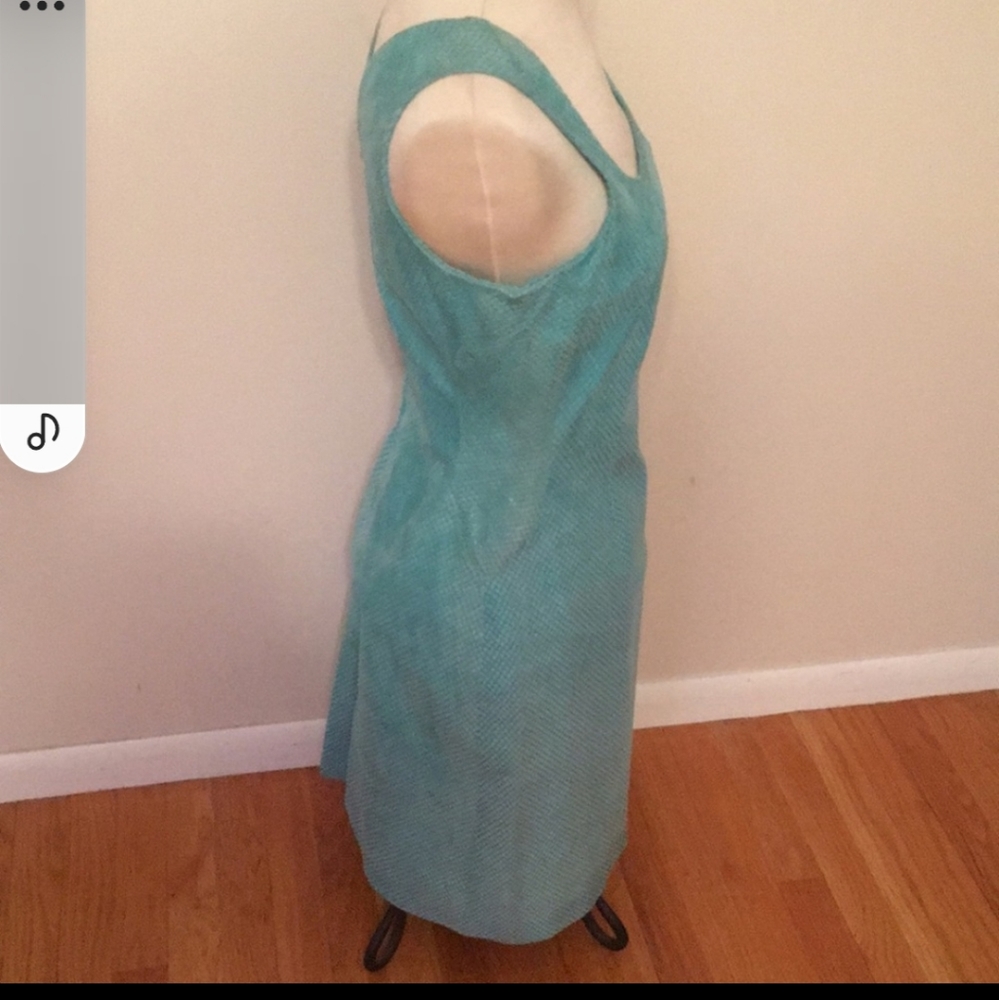 Dress - Picture 4 of 9